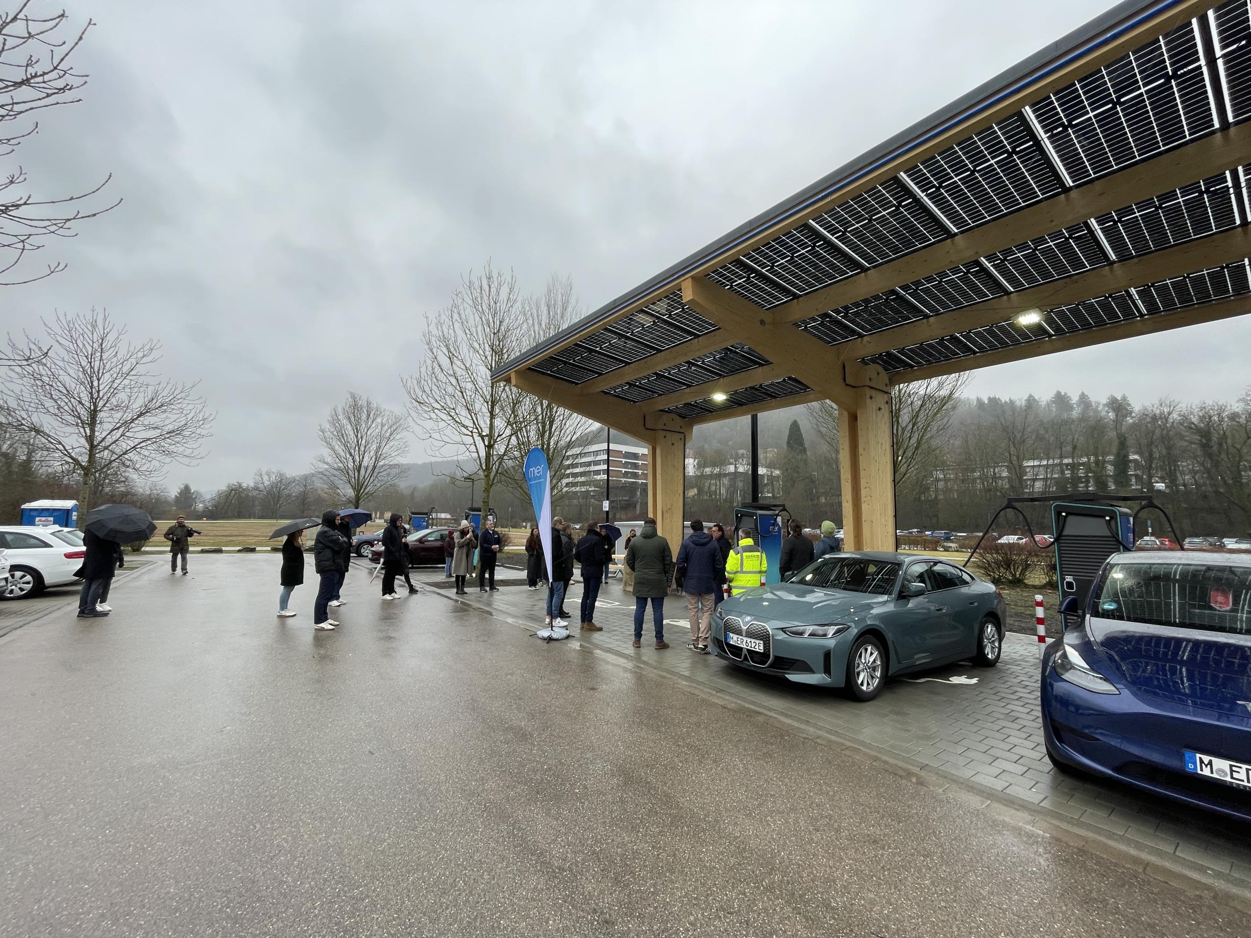 HNT REF Mer Ladepark Künzelsau DE 20250226 Eröffnung 004 © HASSLACHER Gruppe HNT REF Mer Ladepark Künzelsau DE 20250226 Eröffnung 004 © HASSLACHER Gruppe